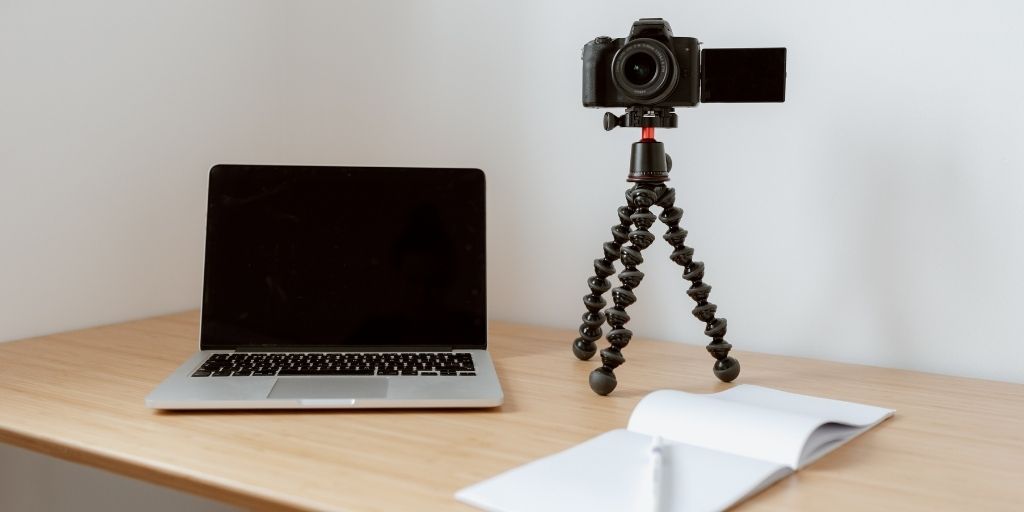 DIY Photo Studio At Home On A Budget