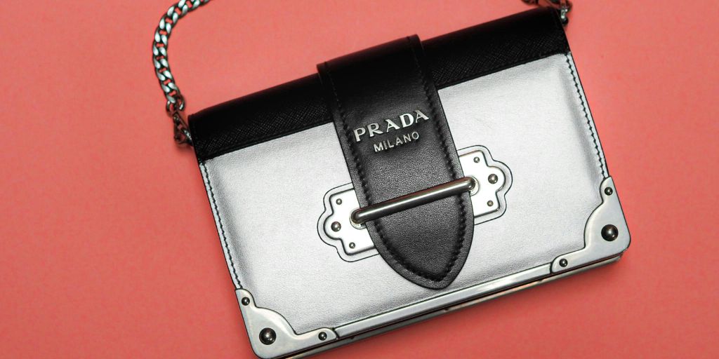 Eliminate Impurities with product photo retouching