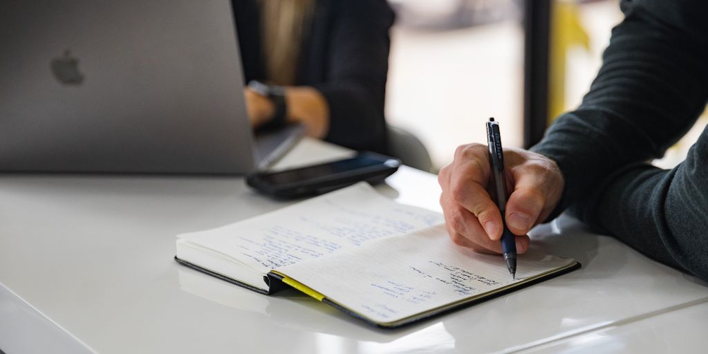 Reason eCommerce needs product photography studio - Fewer resource management