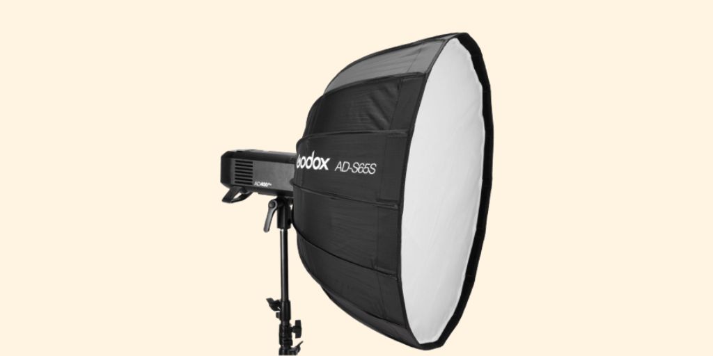 How To Use A Softbox: Uses, Type & Setup for photographers