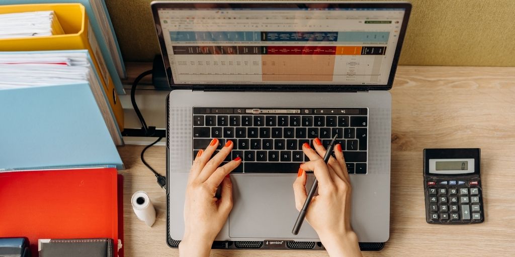 Skills to become an art director - organized