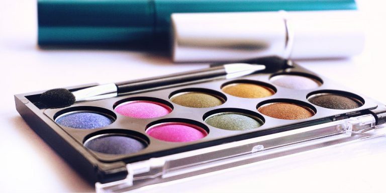 10 Beauty Product Photography Tips & Ideas To Style Like Pro