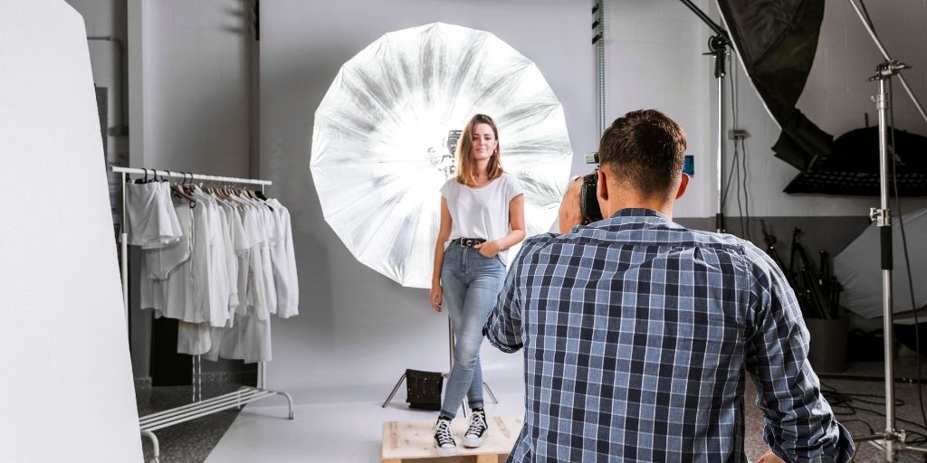 19 Best Studio Photography Tips & Ideas For Beginners